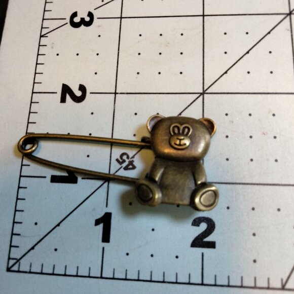 Teddy Bear Safety Pin Brooch - Picture 3 of 4